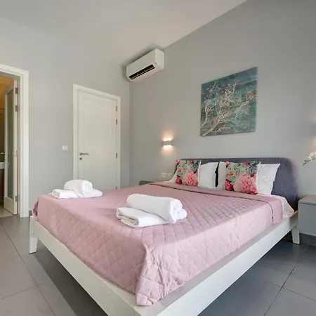 The Chic & Fabulous St Julians Apts With Terraces