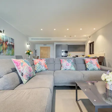 The Chic & Fabulous St Julians Apts With Terraces