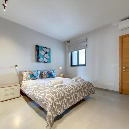 The Chic & Fabulous St Julians Apts With Terraces * Сент Джулианс