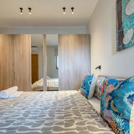 The Chic & Fabulous St Julians Apts With Terraces *